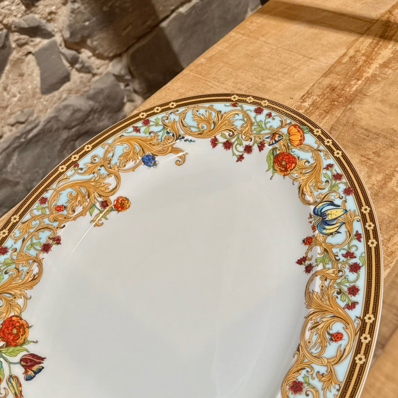 Close-up on Versace Meets Rosenthal Jardin de Versace Large Oval 34 Service Platter