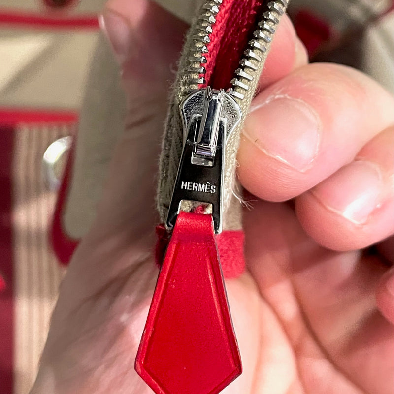 Sac de cabine rouge en toile Hermès H Vibration Herbag Zip