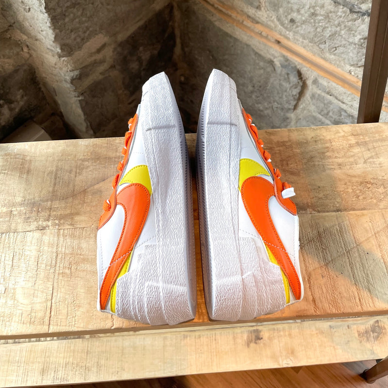 Baskets basses Nike X Sacai Blazer blanc orange