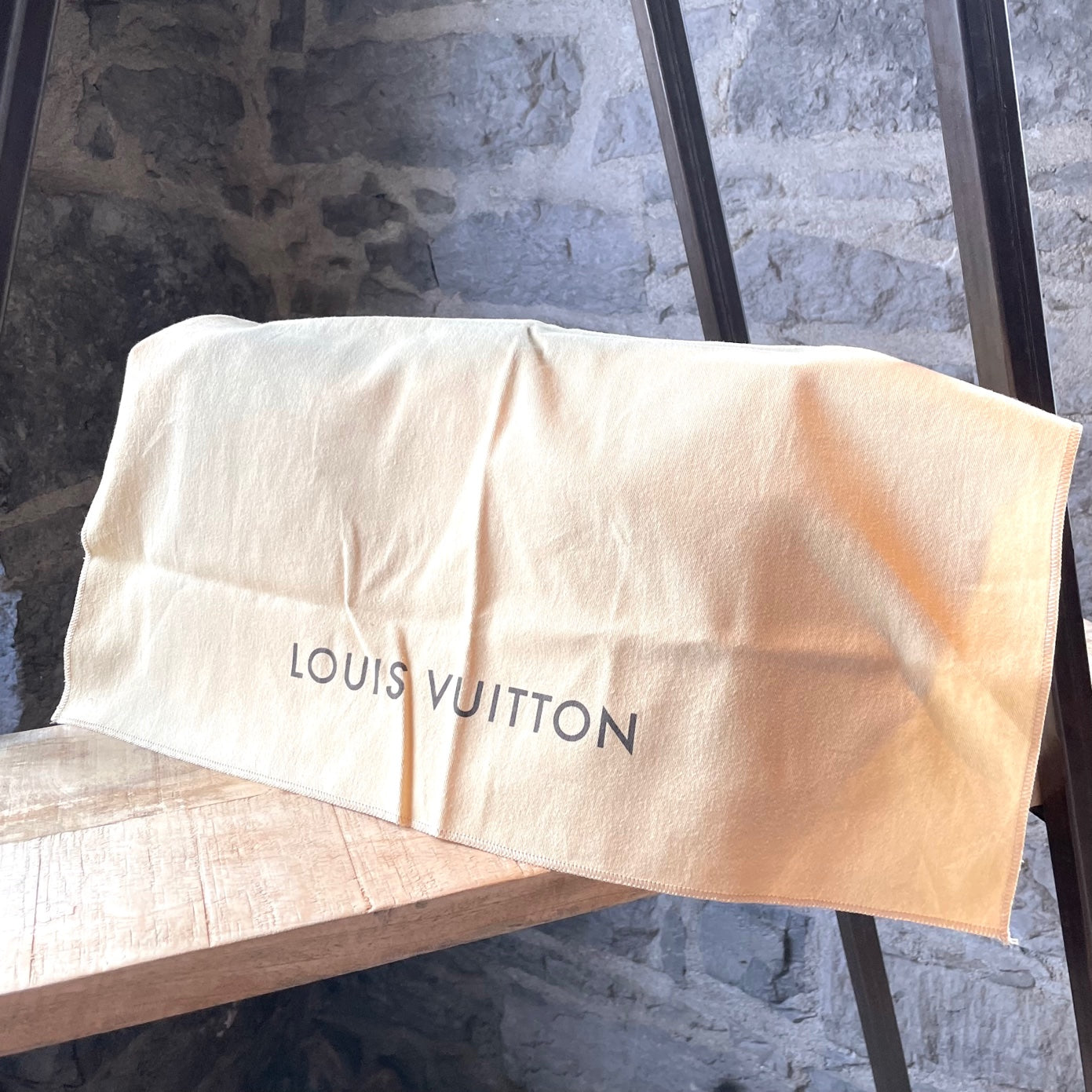 Borsa Louis Vuitton LIngénieux modello piccolo in pelle suhali plum
