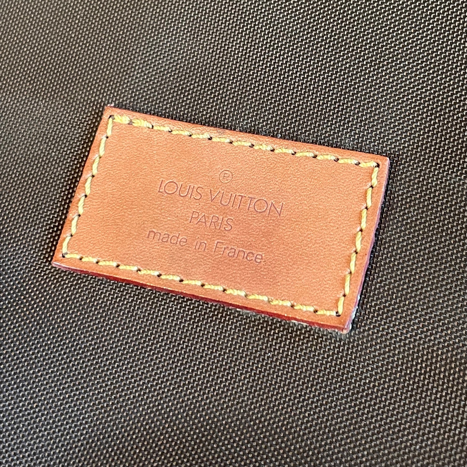 Sac-valise de vêtement portatif monogramme vintage de Louis Vuitton –  Boutique LUC.S