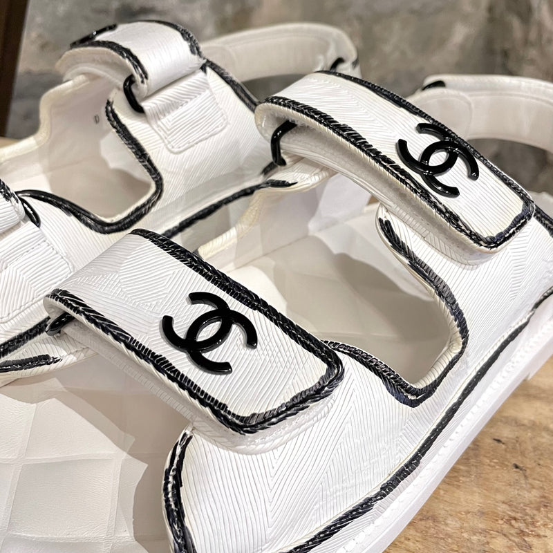 Chanel 22C White Black Textured Calfskin Strapped Dad Sandals