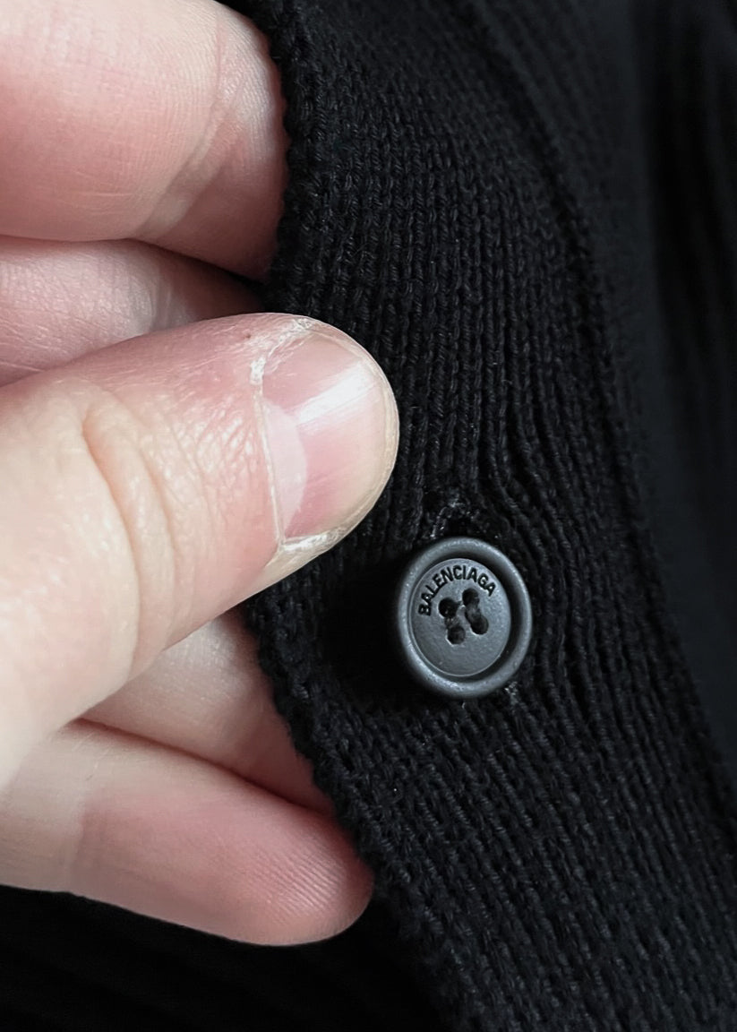 Pull boutonné en coton côtelé noir Balenciaga