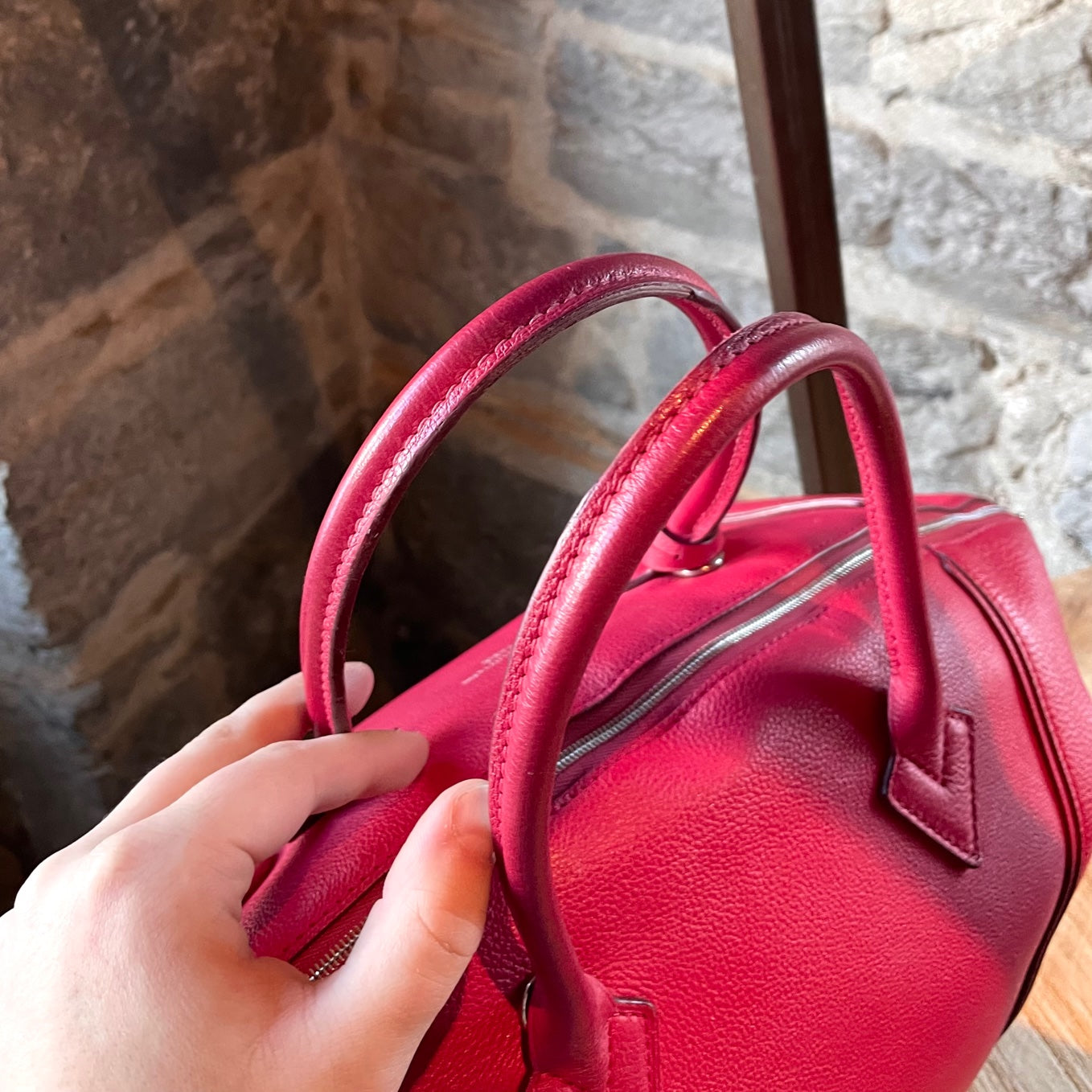 Louis Vuitton Rubis Taurillon Leather Soft Lockit MM Bag – Bagaholic
