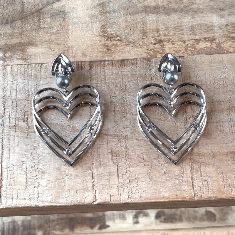 Boucles d'oreilles argentées avec crystals et perles Balenciaga Triple Hearts