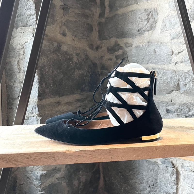 Chaussures plates pointues en daim noir Aquazzura Belgravia Cage