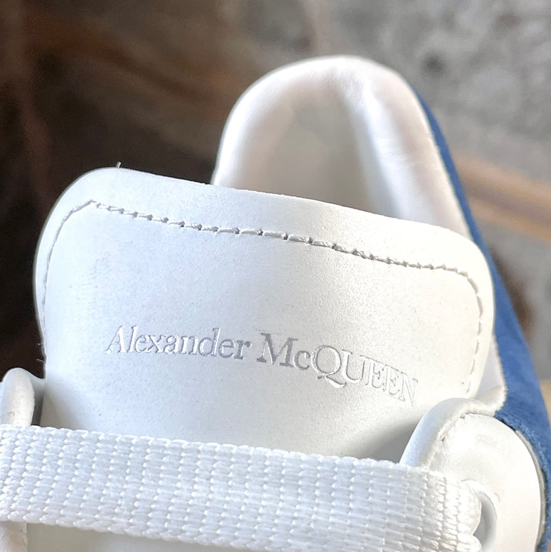 Baskets surdimensionnées en cuir blanc Alexander McQueen en daim bleu