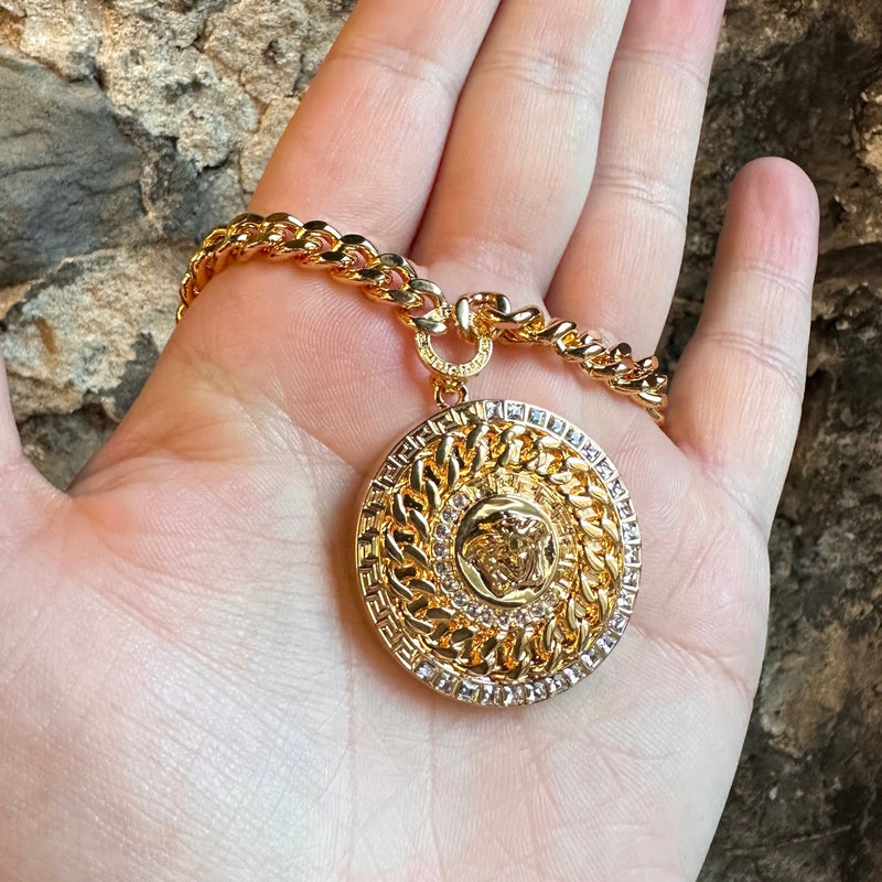 Collier chaîne dorée Versace Medusa Greca avec crystaux