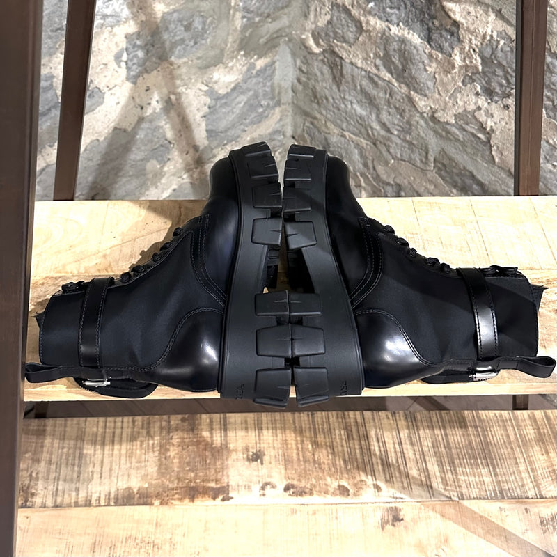 Bottes de combat Prada Monolith en cuir noir et nylon