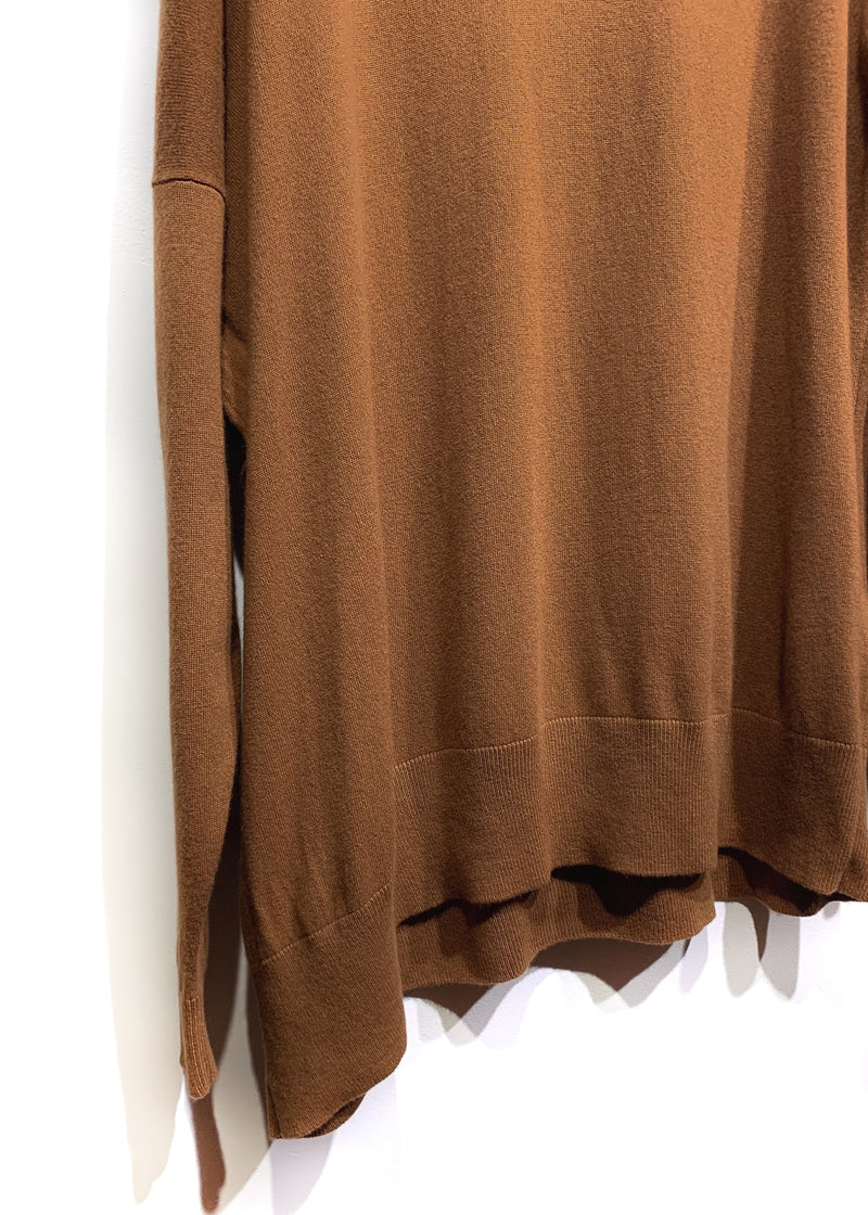 Pull de couleur tan rouille asymétrique mélange cachemire et laine Jil Sander 