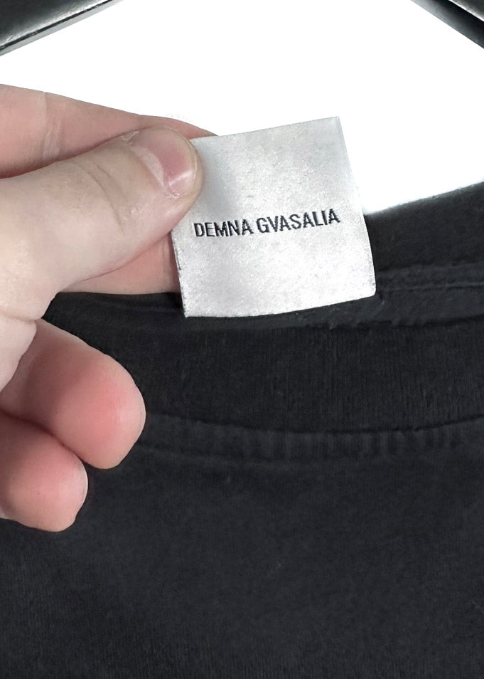 Vêtements SS18 Washed Black Destroyed Asymmetrical Sweatshirt