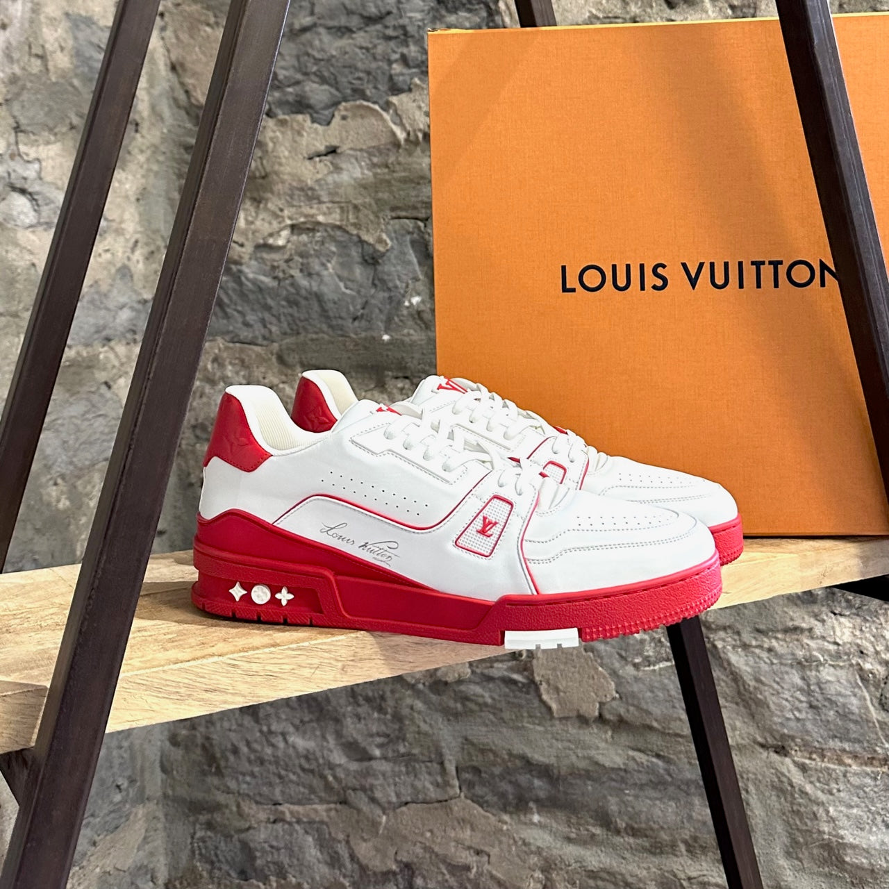 Louis Vuitton Trainer White Red Signature