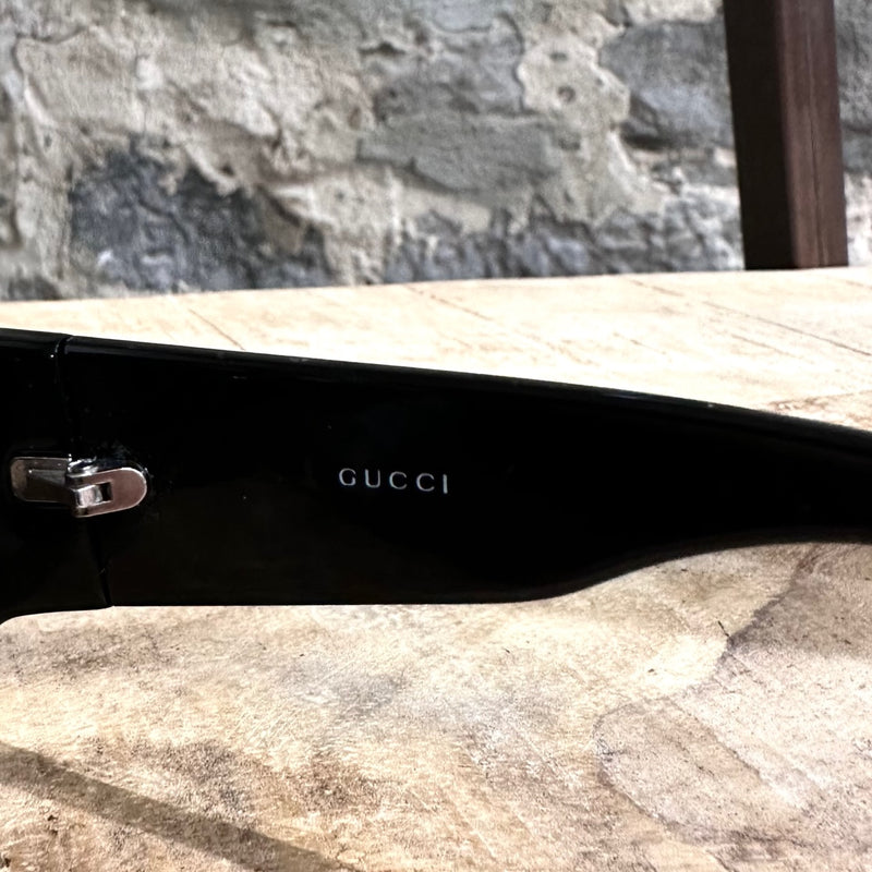 Lunettes de soleil Gucci GG 2592 en acétate G entrelacé noir