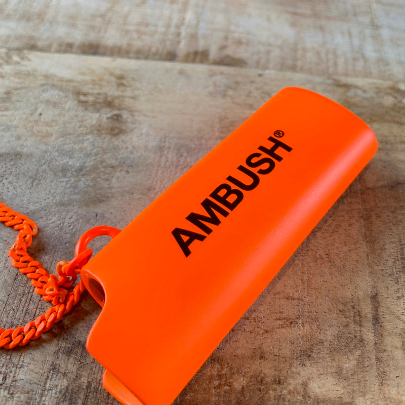 Collier porte-briquet Ambush orange néon grand format
