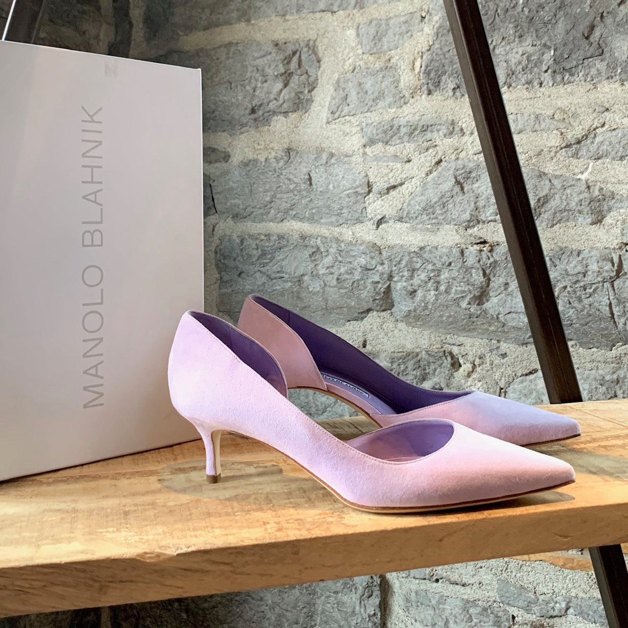 Manolo Blahnik Collina 50 Lavender Suede Pumps – Boutique LUC.S