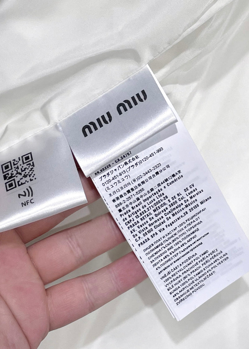 Doudoune Miu Miu 2020 Re-nylon blanche avec bordures noires