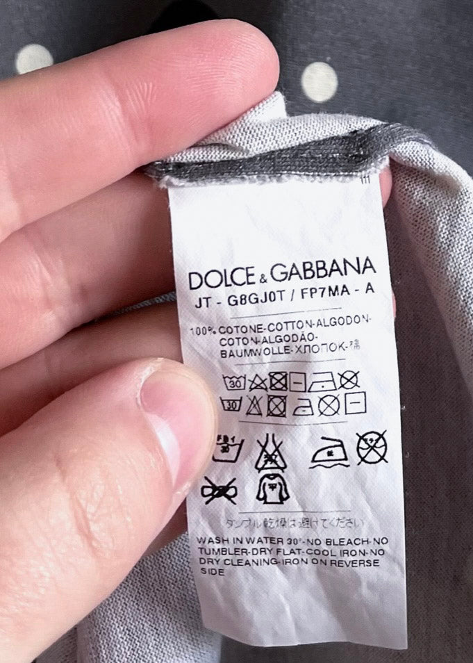 T-shirt gris à pois avec imprimés de coeurs et roses Dolce & Gabbana