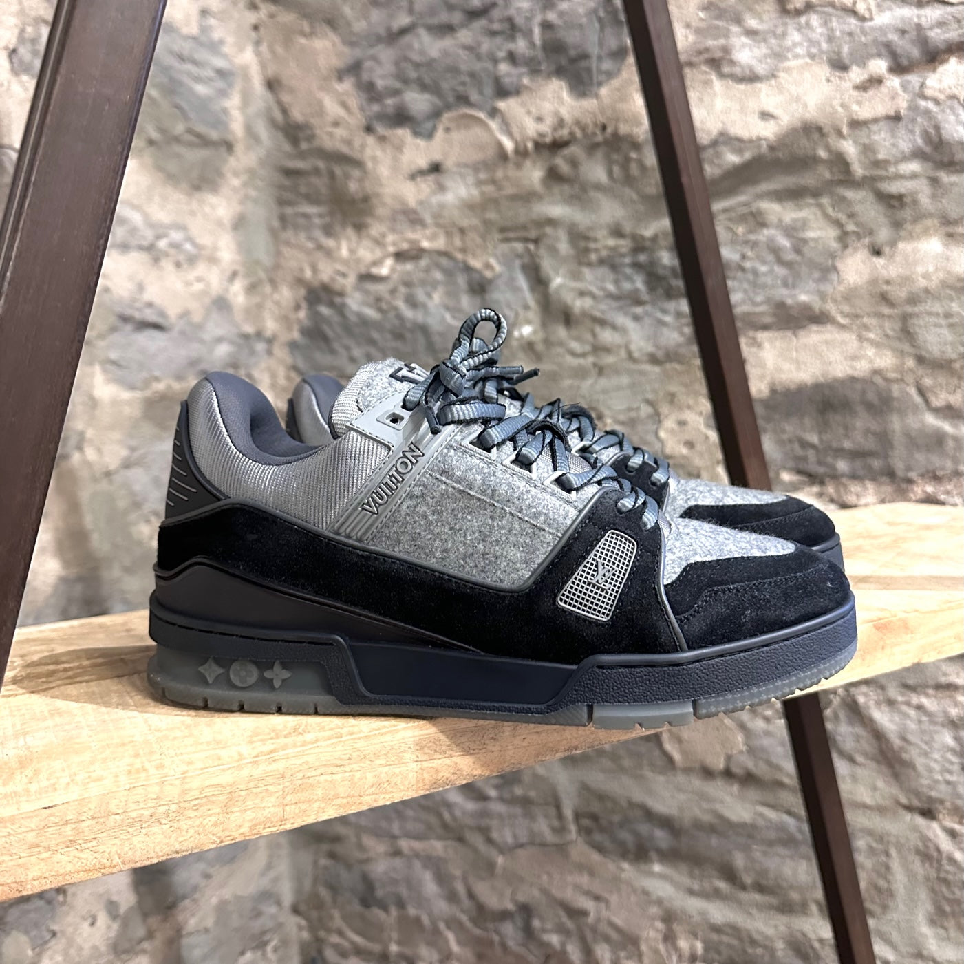 louis vuitton trainer silver