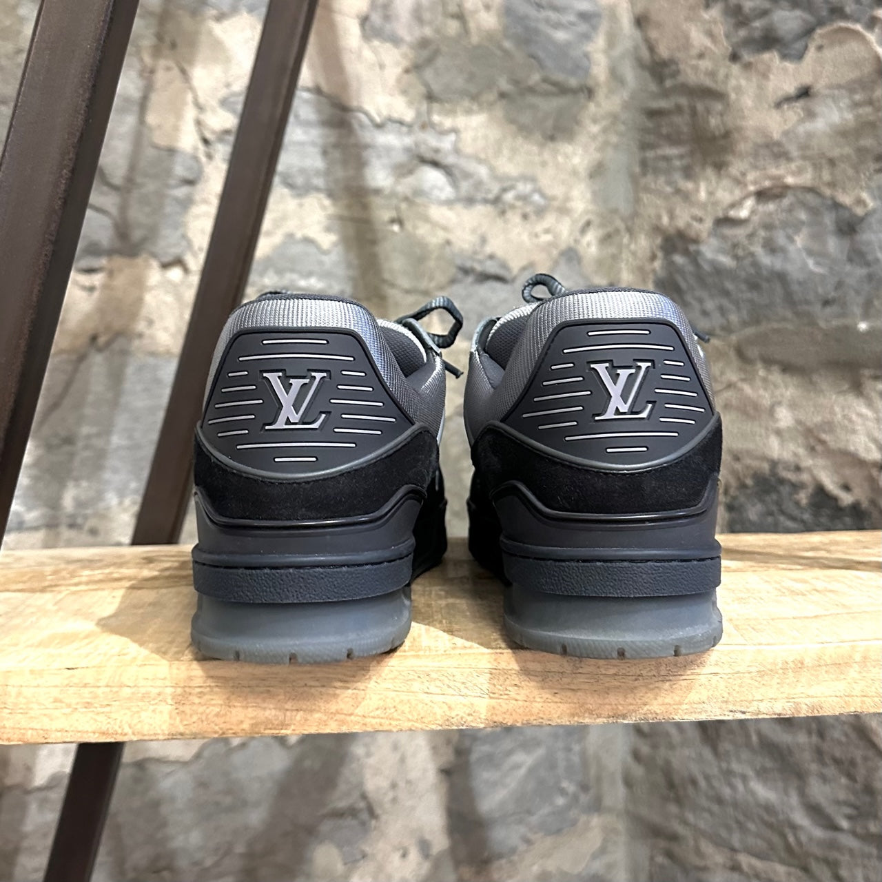 Pre-owned Lv Trainer Sneaker Low Black Grey In Black/grey