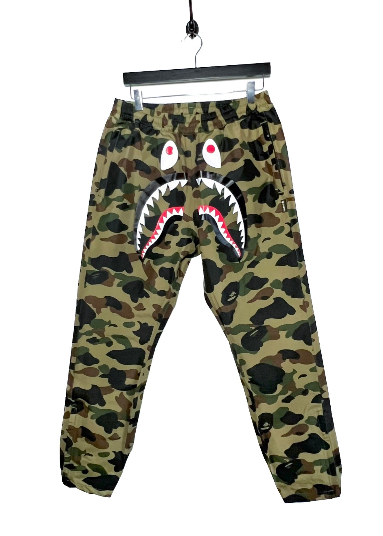 Camo Shark cotton sweatpants in green - BAPE Kids