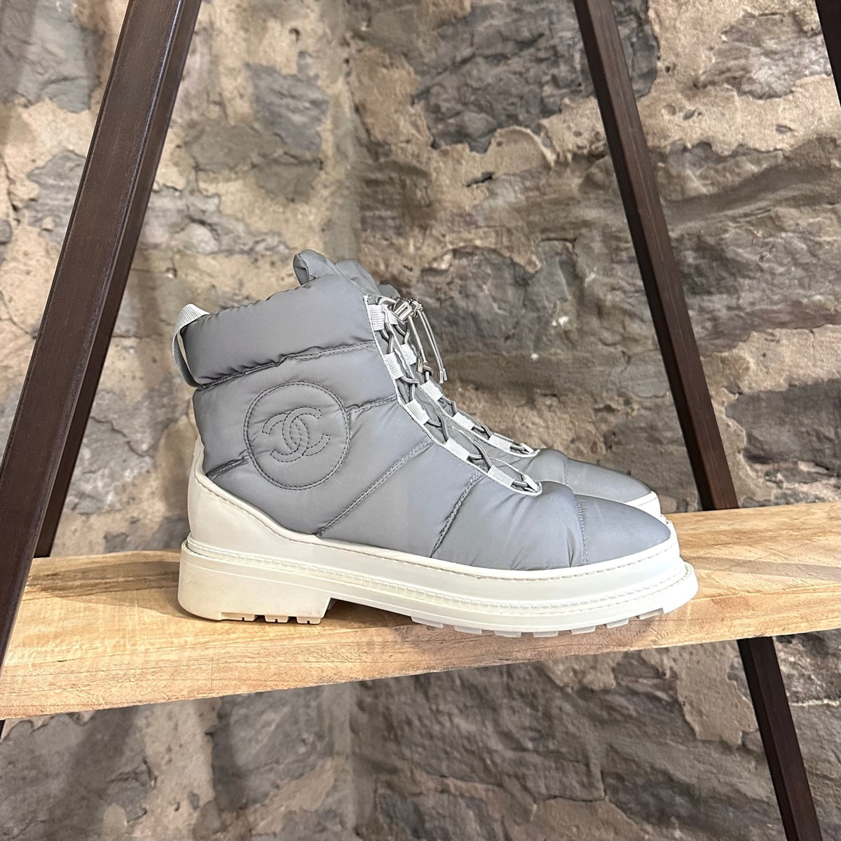 Chanel Grey Nylon CC Winter Snow Boots – Boutique LUC.S
