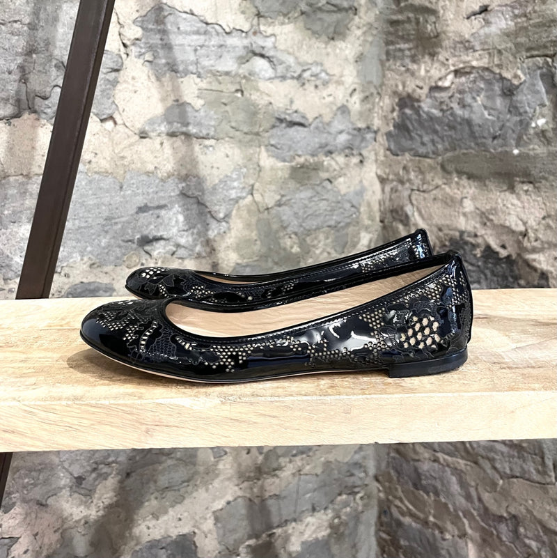 Chaussures plates à fleurs noires découpées Valentino