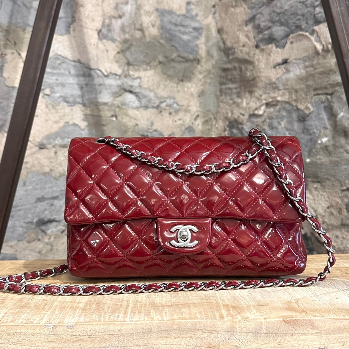Chanel Red Quilted Patent Medium Classique Double Flap Bag – Boutique LUC.S