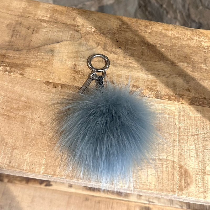 Mini-bijou de sac Fendi en fourrure de renard bleu sarcelle Monster