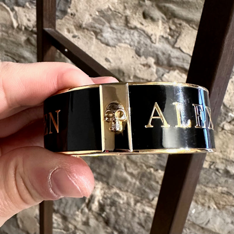 Bracelet avec logo 3D en émail noir Alexander McQueen