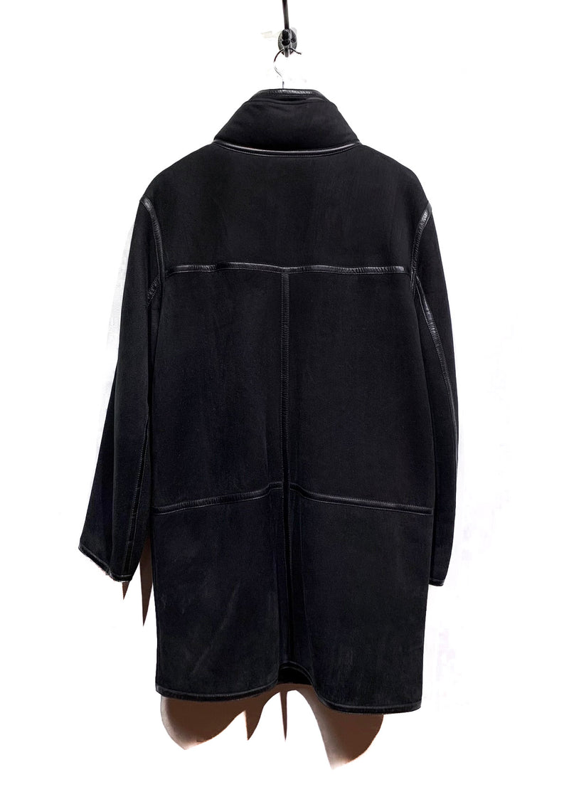 Manteau en peau de mouton retournée avec finitions en cuir noir Fendi