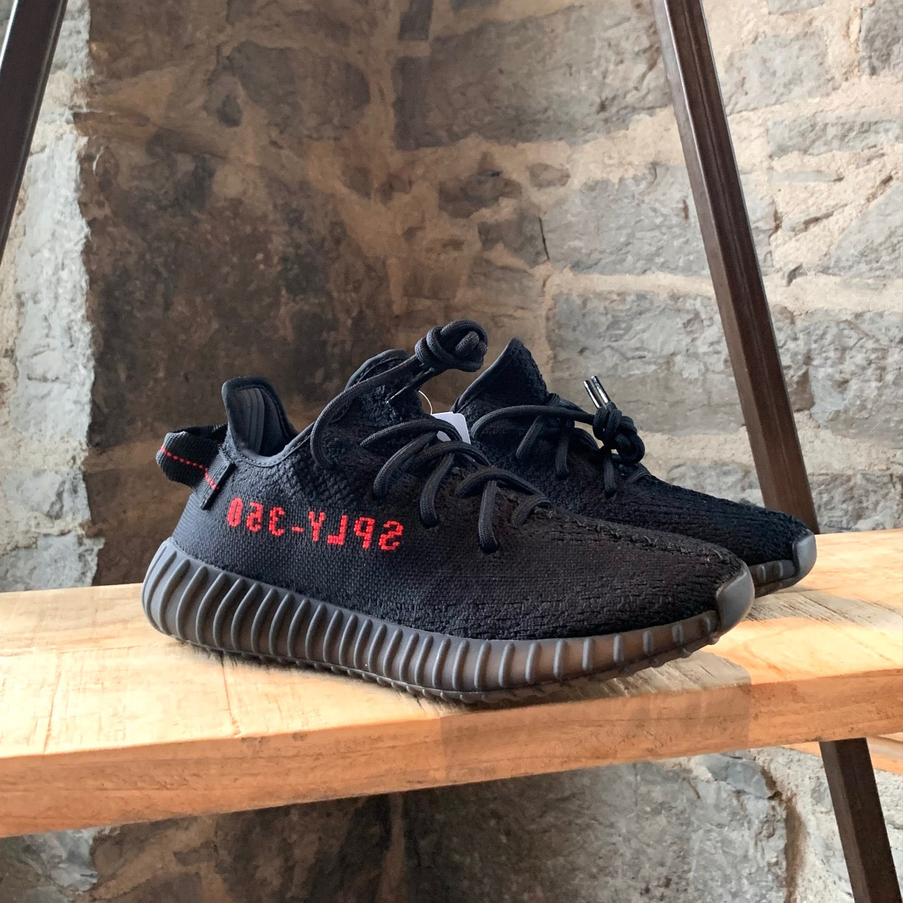 Adidas Yeezy Boost 350 V2 Black Red Sneakers Boutique LUC.S Adidas Yeezy Boost 350 V2 Black Red Sneakers Boutique LUC.S