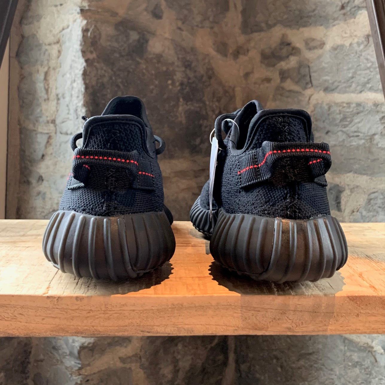 Adidas Yeezy Boost 350 V2 Black Red Sneakers Boutique LUC.S Adidas Yeezy Boost 350 V2 Black Red Sneakers Boutique LUC.S
