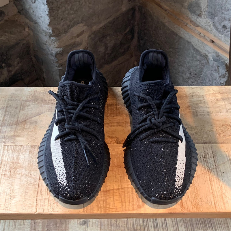 Baskets noires et blanches Adidas Yeezy Boost 350 V2 Core 