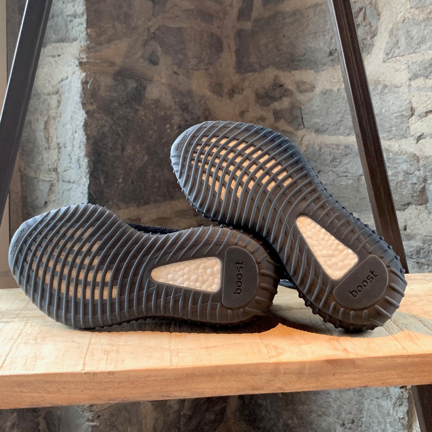 Adidas Yeezy Boost 350 V2 Core Black White Stripe Sneakers Boutique LUC.S Adidas Yeezy Boost 350 V2 Core Black White Stripe Sneakers Boutique LUC.S