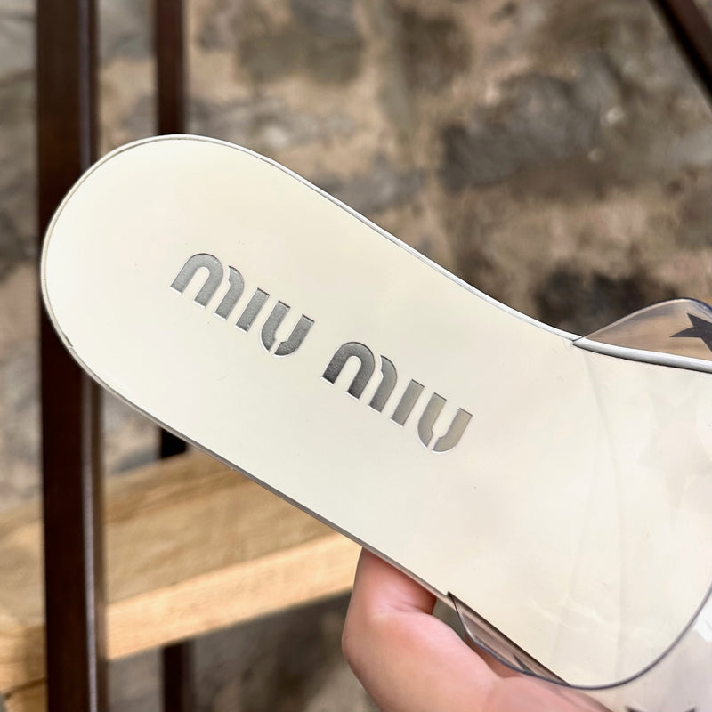 Sandales Miu Miu en vinyle à imprimé étoiles