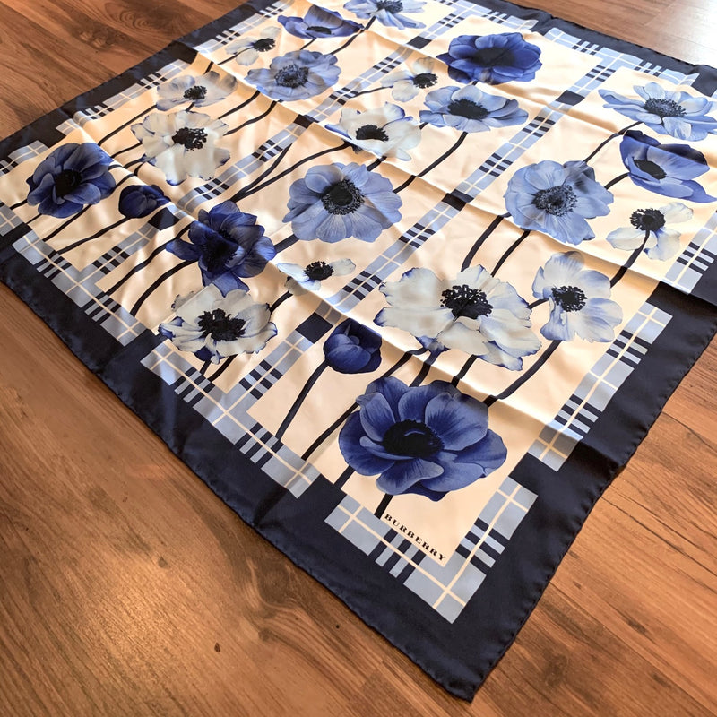 Écharpe bleue en soie à carreaux floraux Burberry